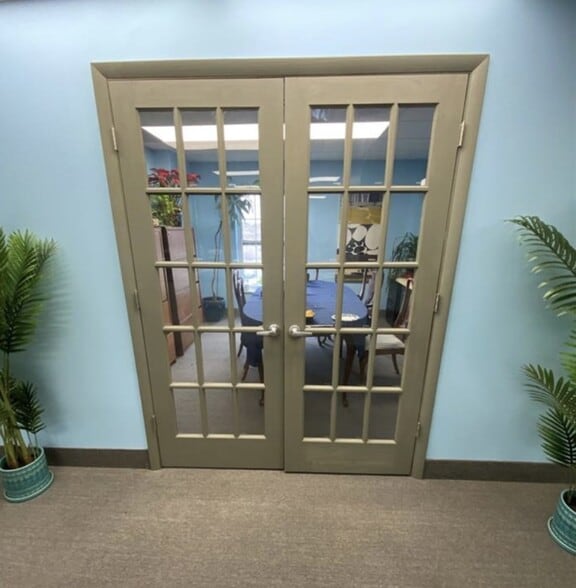 More Photos Of 1438 Som Center Rd, Cleveland Medical For Lease