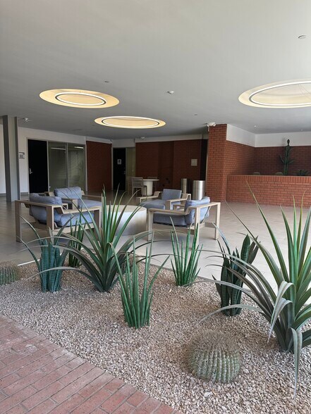 More Photos Of 702 E Osborn Rd, Phoenix Office For Sale