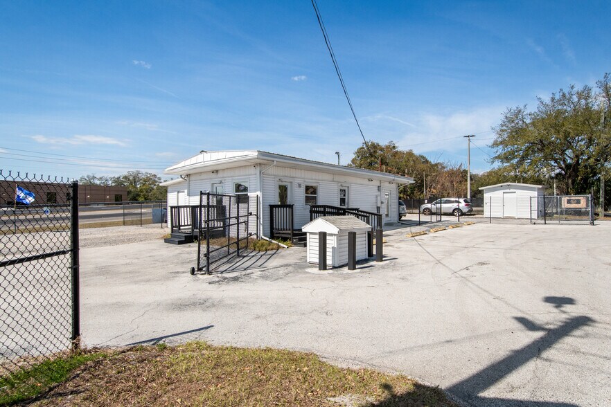 More Photos Of 7116 Rose Ave, Orlando Auto Dealership For Sale