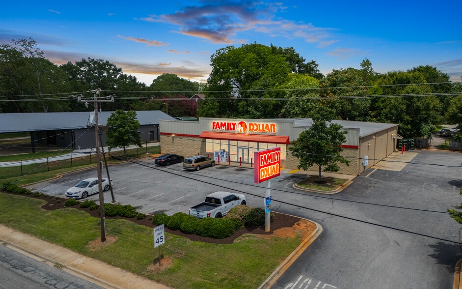 Primary Photo Of 1605 W Blue Ridge Dr, Greenville Freestanding For Lease