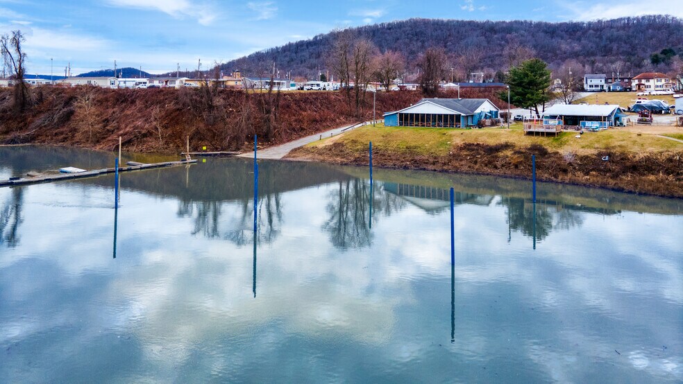 More Photos Of 1200 N River, Toronto Marina For Sale