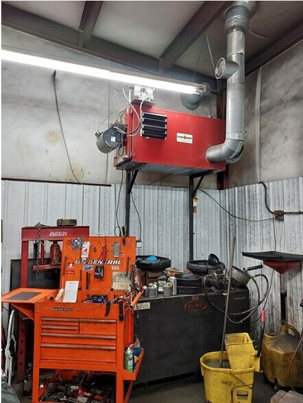 More Photos Of 301 N Logan St, Gaffney Auto Repair For Sale