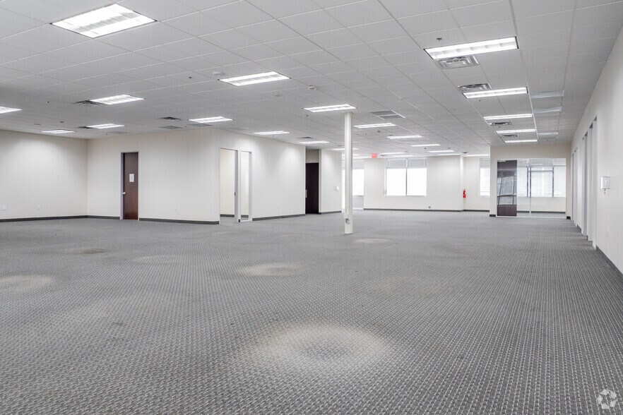 More Photos Of 1825 Lakeway Dr, Lewisville Unknown For Lease