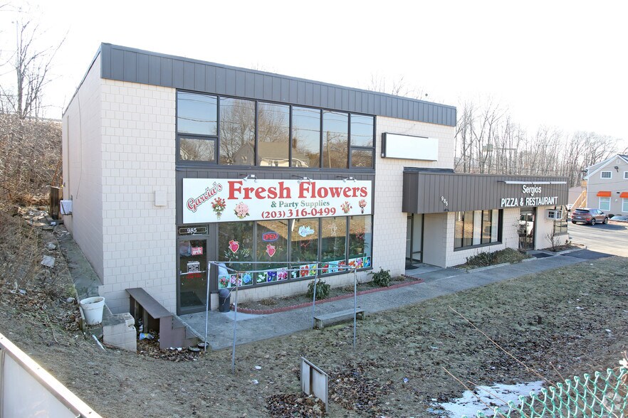 More Photos Of 985 E Main St, Stamford Freestanding For Lease