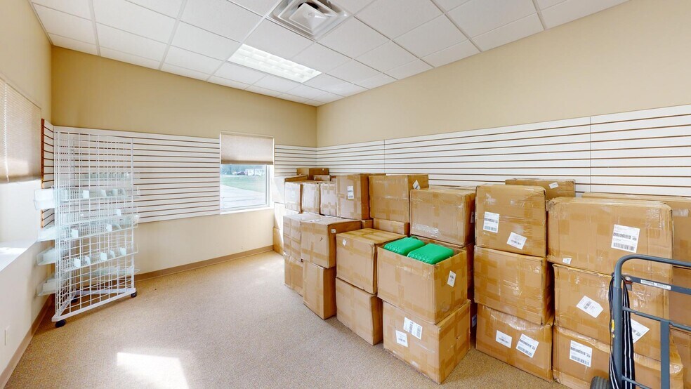 More Photos Of 1170 E Pershing Rd, Decatur Office For Sale