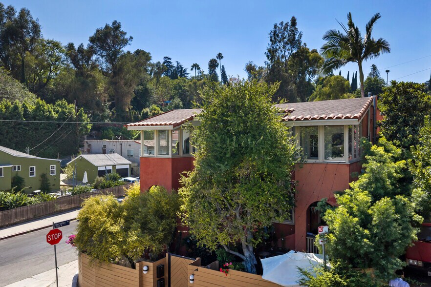More Photos Of 1501 Westerly Ter, Los Angeles Apartments For Sale