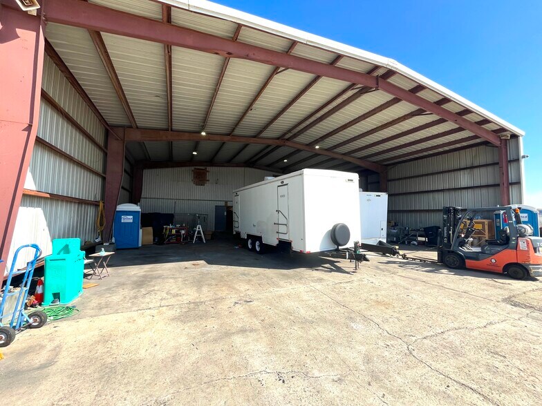 More Photos Of 204 Engineers Rd, Belle Chasse Warehouse For Lease