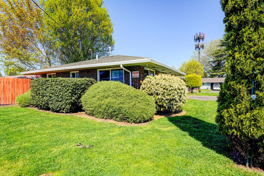 More Photos Of 1049 SE Walnut St, Hillsboro Apartments For Sale