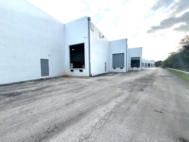 More Photos Of 2400 W Copans Rd, Pompano Beach Showroom For Lease