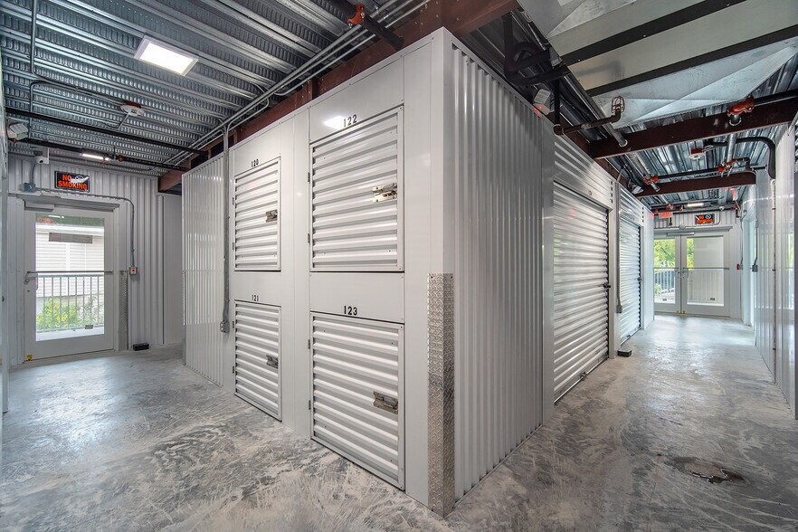 More Photos Of 323 Overseas Hwy, Key West Industrial For Sale