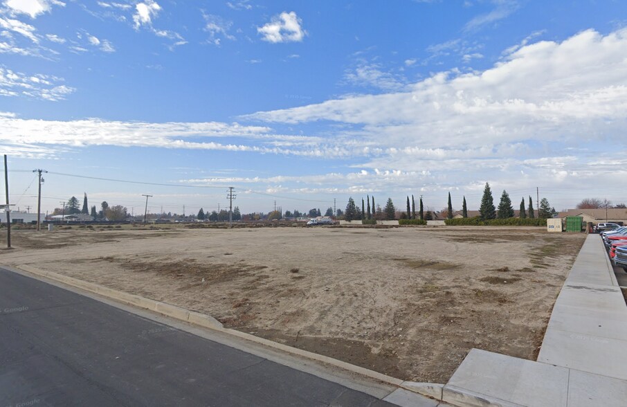 More Photos Of 1 E Tulare Ave, Tulare Land For Sale