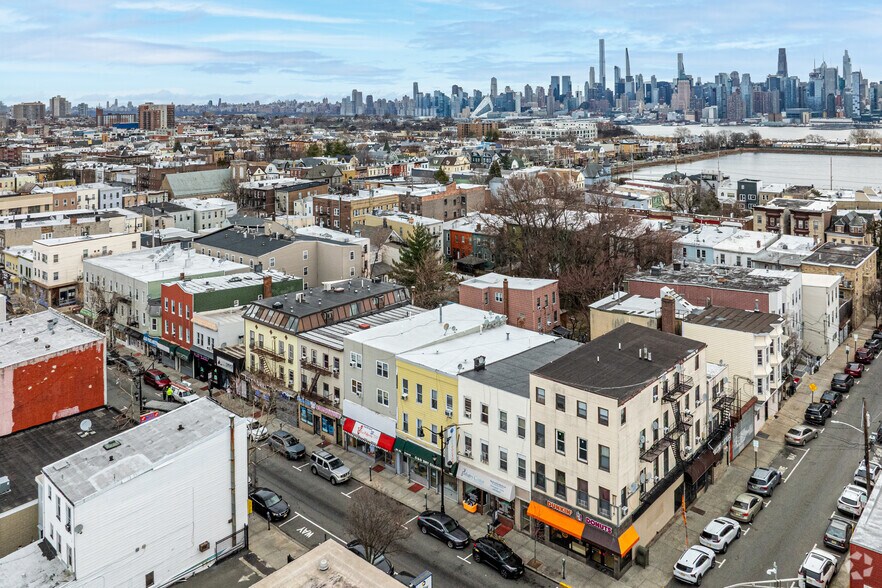 More Photos Of 2004-2006 Bergenline Ave, Union City Apartments For Sale