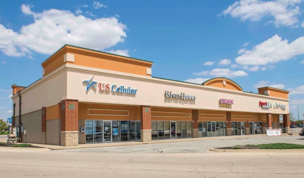 More Photos Of 3562 Court St, Pekin General Retail For Lease