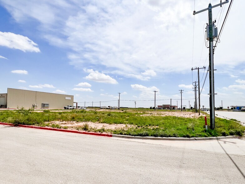 More Photos Of 3101 Antelope Trail, Midland Land For Sale