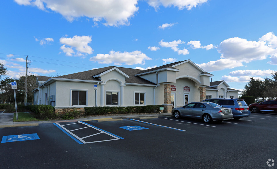 Primary Photo Of 13148-13150 Vail Ridge Dr, Riverview Medical For Lease