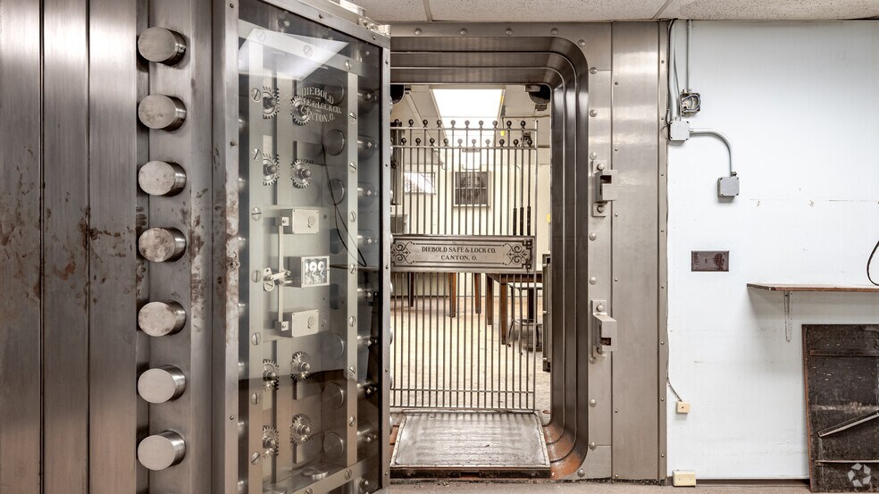 More Photos Of 126 Central Plaza North, Canton Office For Lease