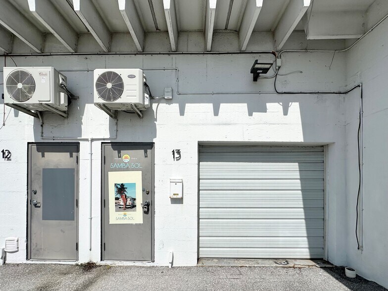 More Photos Of 1211 Okeechobee Rd, West Palm Beach Warehouse For Lease