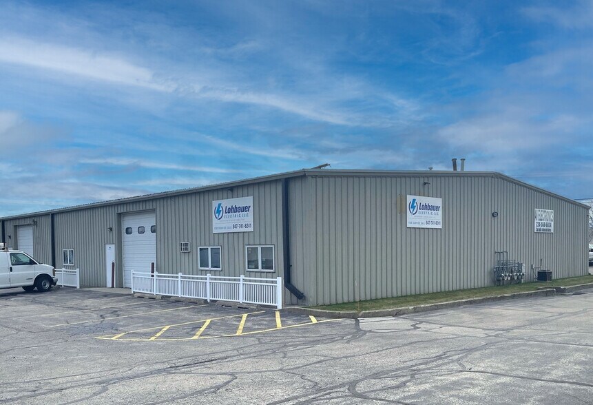 More Photos Of 211 E Higgins Rd, Gilberts Manufacturing For Lease