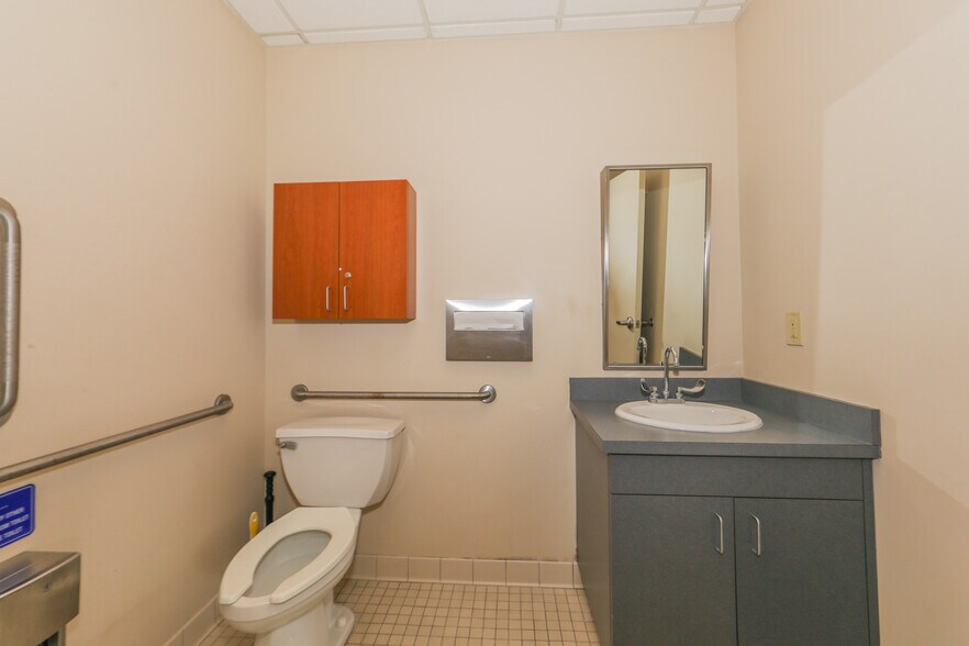 More Photos Of 1610 Main Ave, Clifton Bank For Sale