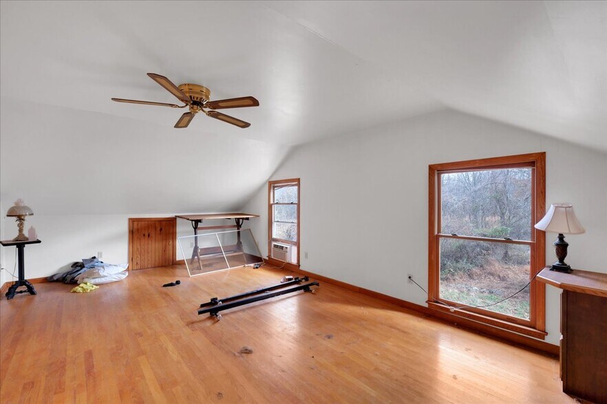 More Photos Of 9512 National Turnpike, Fairdale Land For Sale