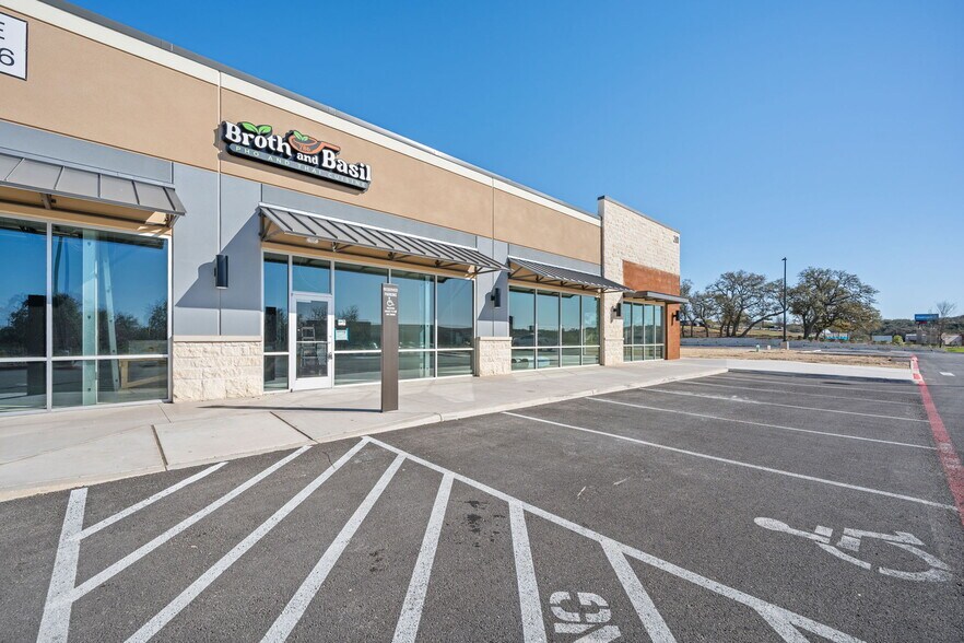 More Photos Of 281 Singing Oaks, Spring Branch Storefront For Sale