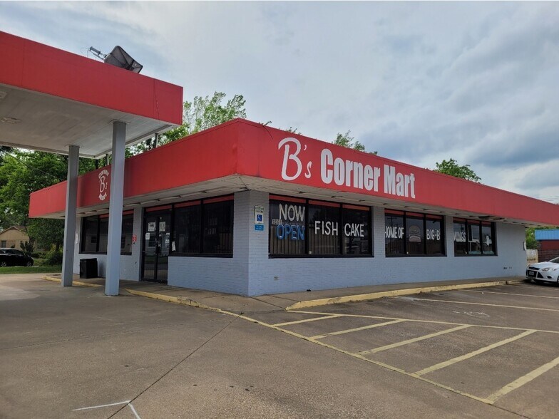 Primary Photo Of 1808 W Gentry Pky, Tyler Service Station For Sale