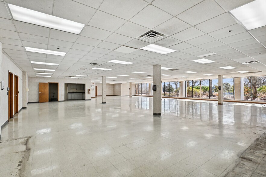 More Photos Of 1220 Palmour Dr, Gainesville Distribution For Sale