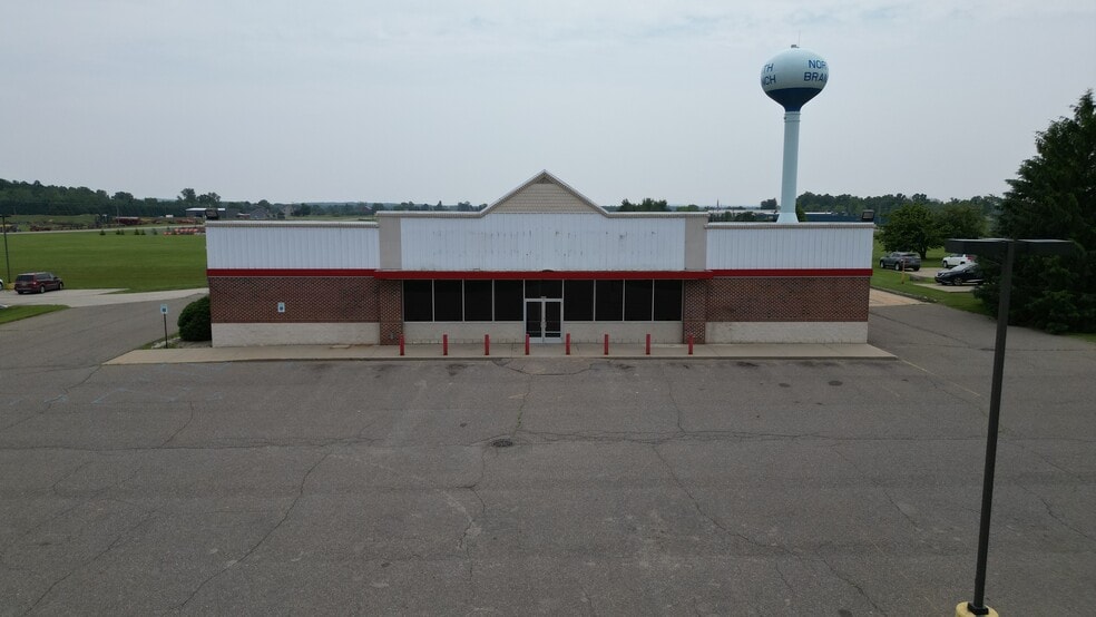 More Photos Of 4464 Huron St, North Branch Freestanding For Sale