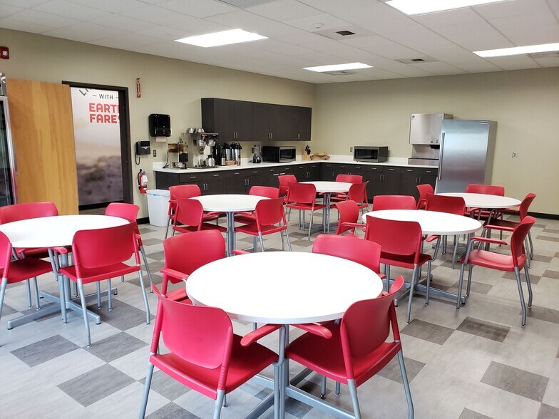 More Photos Of 220 Continuum Dr, Fletcher Research And Development For Sale