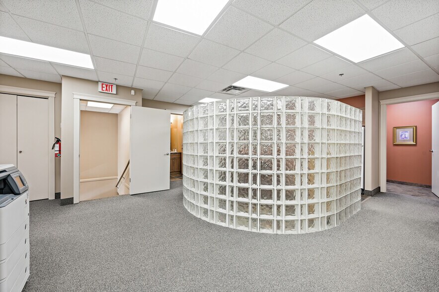 More Photos Of 150 Chippewa Rd, Sherwood Park Flex For Sale