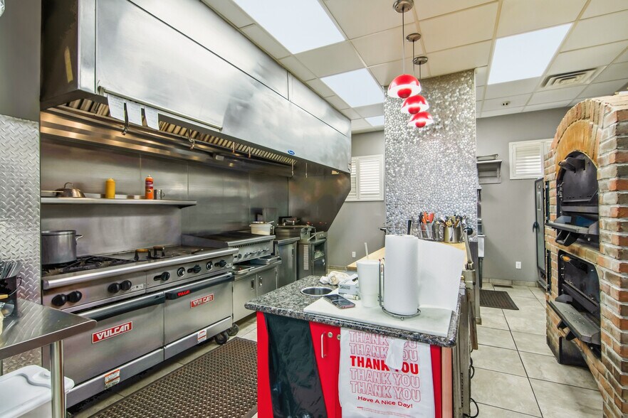 More Photos Of 7 Honey Springs Loop, Brumley Service Station For Sale