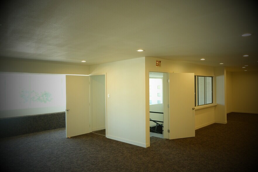 More Photos Of 906 N Alvarado St, Los Angeles Storefront Retail Office For Lease