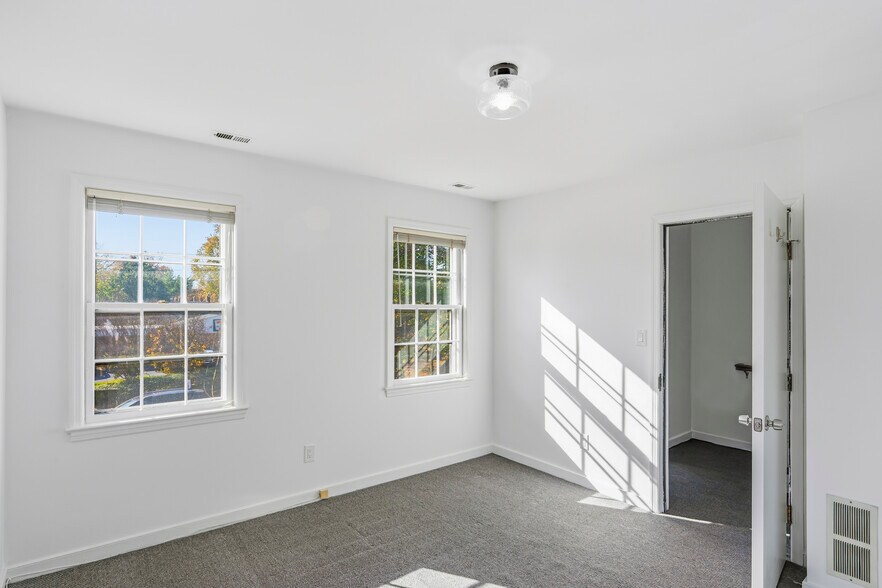 More Photos Of 801-809 Franklin St, Alexandria Loft Creative Space For Lease