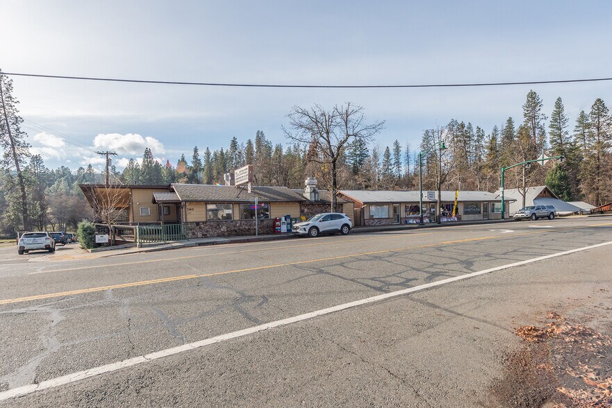 More Photos Of 790 Main St, Weaverville Restaurant For Sale