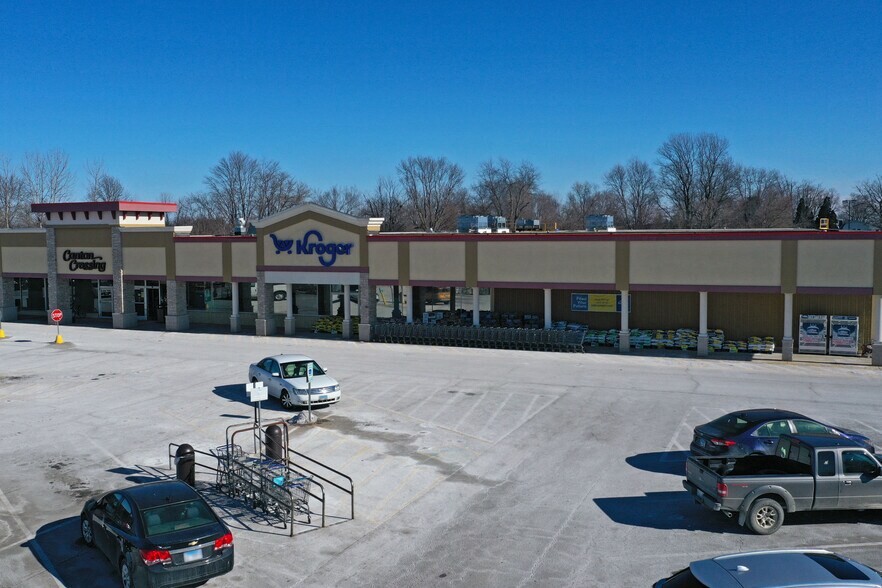 More Photos Of 1741 E Chestnut St, Canton Storefront For Lease