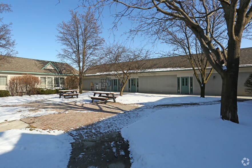 More Photos Of 1415-1421 E 12 Mile Rd, Madison Heights Unknown For Lease