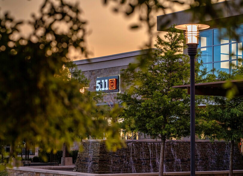 More Photos Of 2910 W Loop 289, Lubbock Unknown For Lease