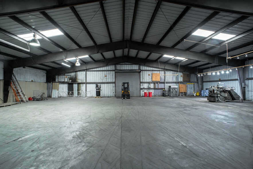 More Photos Of 910 Brenda St, Houston Warehouse For Sale