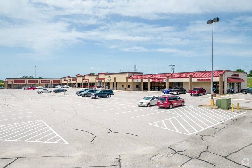 More Photos Of 1915 N Central Expy, Plano Unknown For Lease