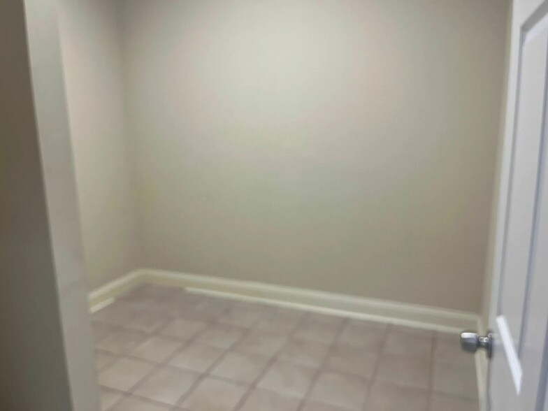 More Photos Of 7559 Kayne Blvd, Columbus Freestanding For Lease