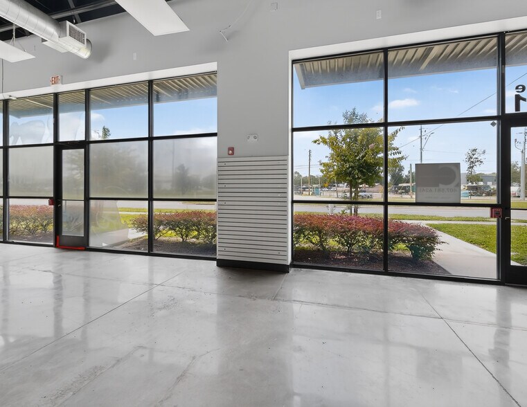 More Photos Of 7125 Hoffner Ave, Orlando General Retail For Lease