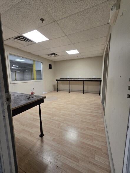 More Photos Of 325 Jay St, Coldwater Warehouse For Lease