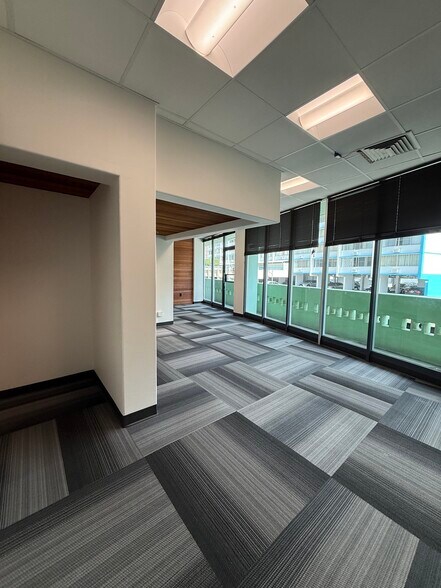 More Photos Of 826 Kaheka St, Honolulu Office For Lease