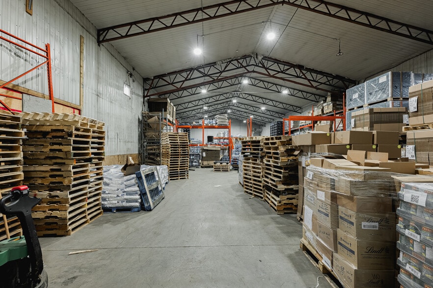 More Photos Of 395 Rue Bonin, Acton Vale Refrigeration Cold Storage For Sale