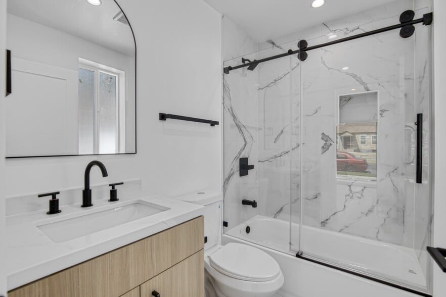 More Photos Of 10826 Hesby St, North Hollywood Apartments For Sale