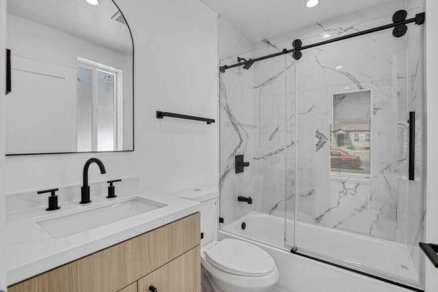 More Photos Of 10828 Hesby St, North Hollywood Apartments For Sale