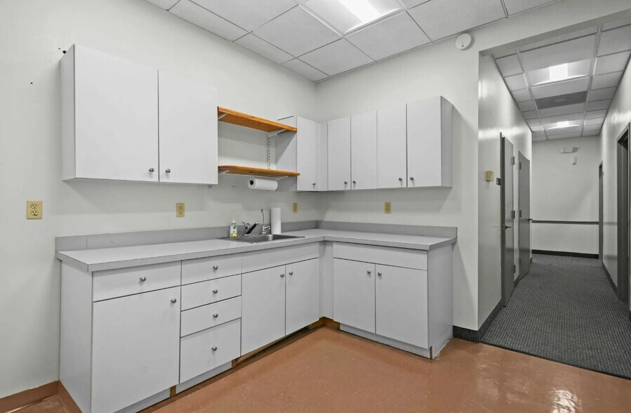 More Photos Of 21801 N Shangri La Dr, Lexington Park General Retail For Lease