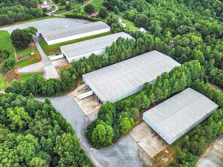 More Photos Of 241 Vance St, Forest City Unknown For Lease