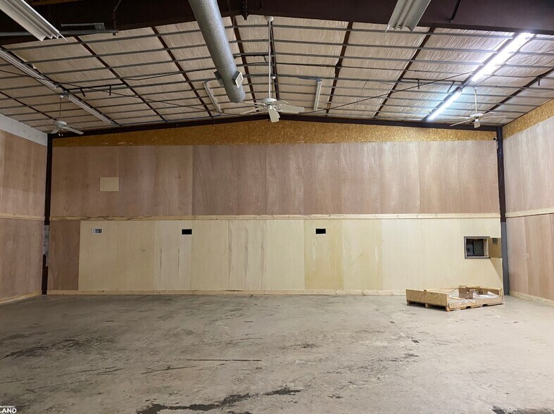 More Photos Of 1701 S Timber St, Stuttgart Office Residential For Sale