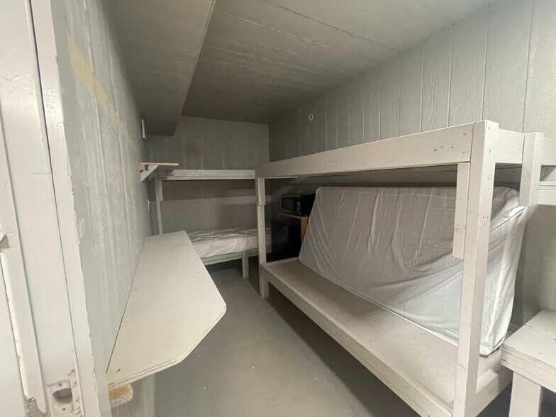 More Photos Of 4311 E County Road 45, Midland Manufacturing For Lease